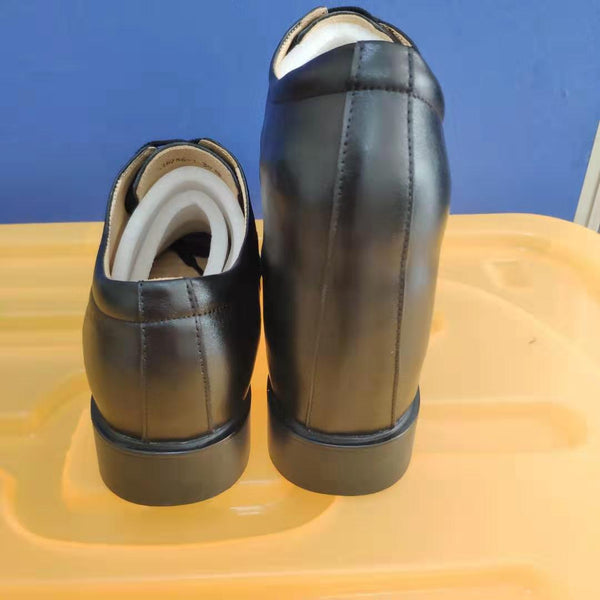 Ein Bein kürzer als die anderen Schuhe